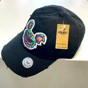 Men's clothing of various sizes, hats and bags